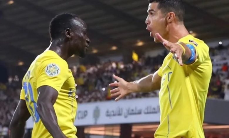 Ciuman Mesra Ronaldo ke Mane