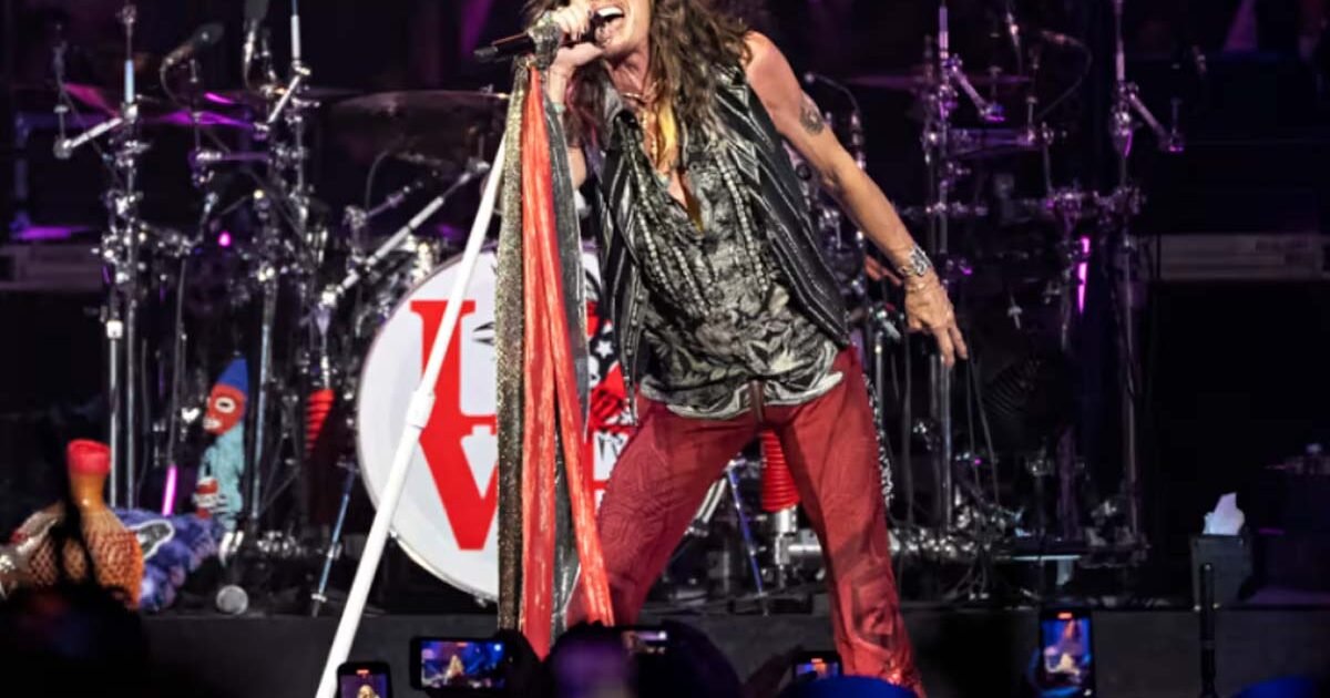 Steven Tyler Ajak Wisatawan Kembali Pulau Hawaii