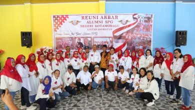 Asripan Nani Berbagi Kenangan di Reuni SPG Negeri Kotamobagu