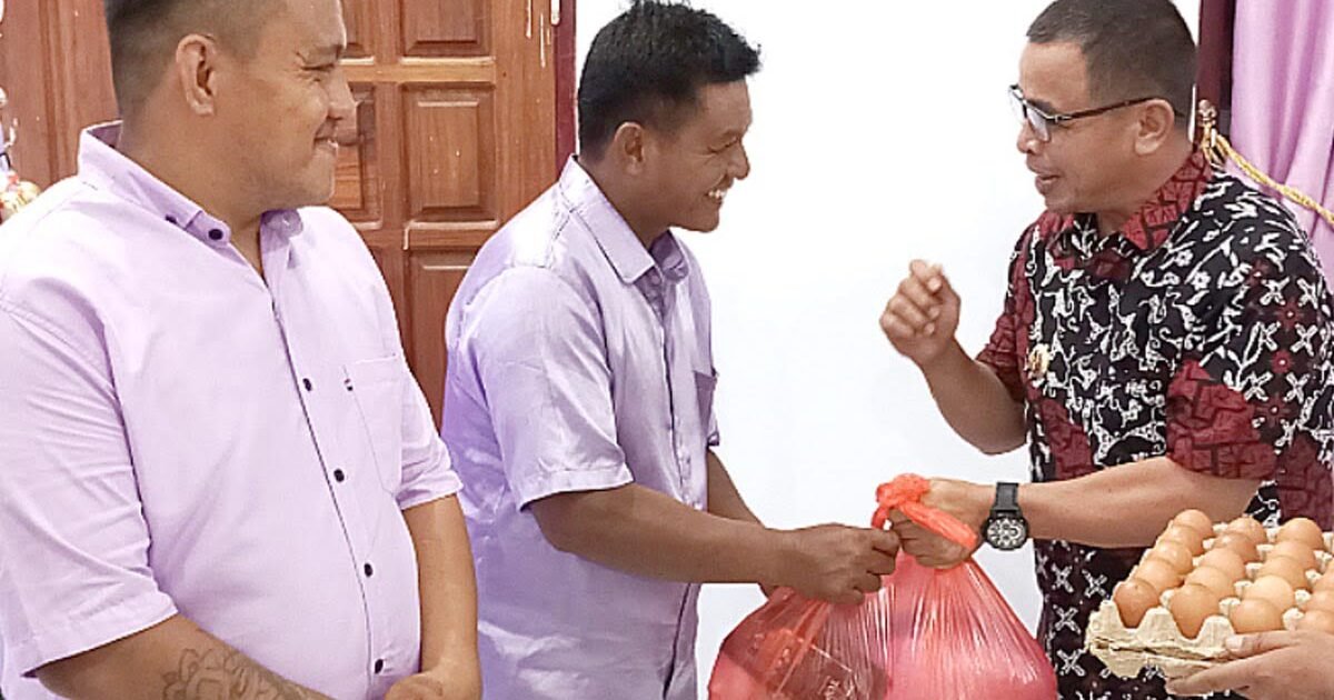 Bantuan Paket Sembako di Tanjung Sidupa