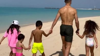 Cristiano Ronaldo Berbagi Momen di Pantai