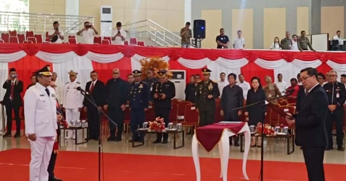 Albert Huppy Wounde Penjabat Bupati Kepulauan Sangihe