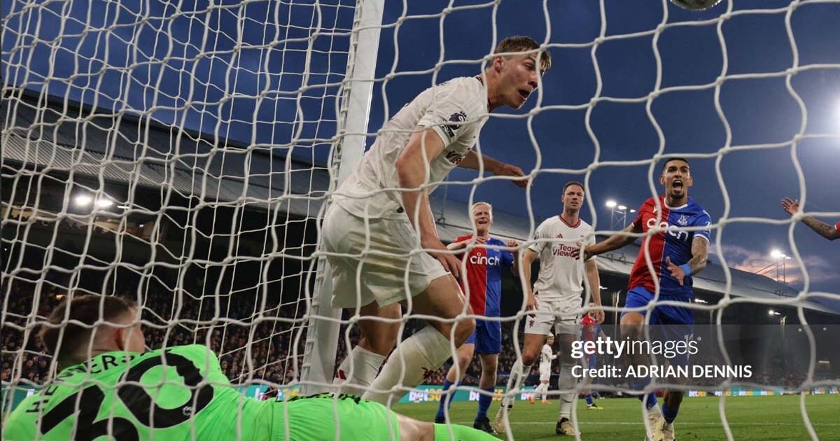 Manchester United Buru Alex Remiro