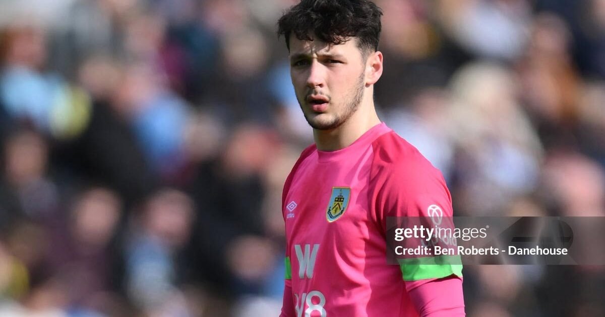Kiper Muda Burnley James Trafford