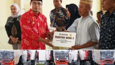 Bupati Bolmut Salurkan Bantuan Traktor