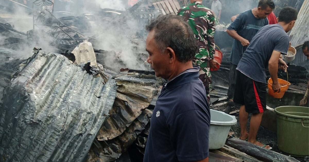 Si Jago Merah Hanguskan Rumah Tenri Mapasiapa