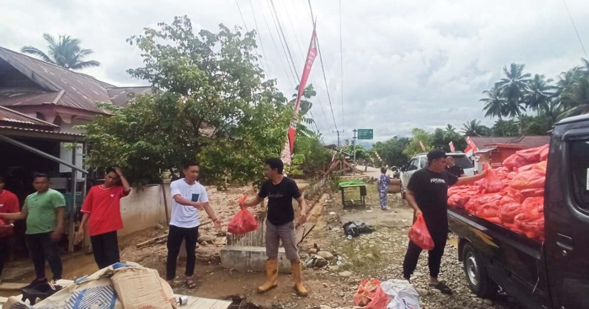 Pemkab Bolsel Salurkan Bantuan Korban Banjir