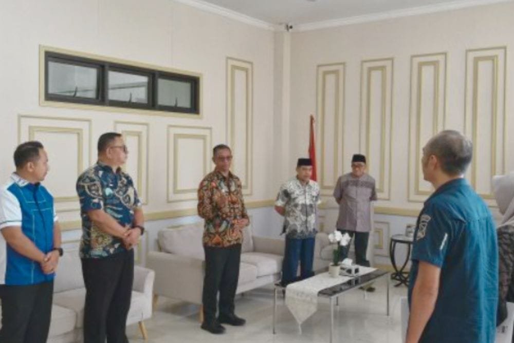 Bupati Oskar Bongkar Kabinet