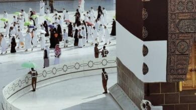 Hajar Aswad dalam ibadah Tawaf