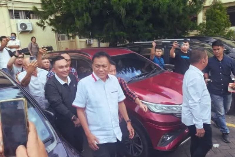 Olly Dondokambey Beri Keterangan di Mapolda