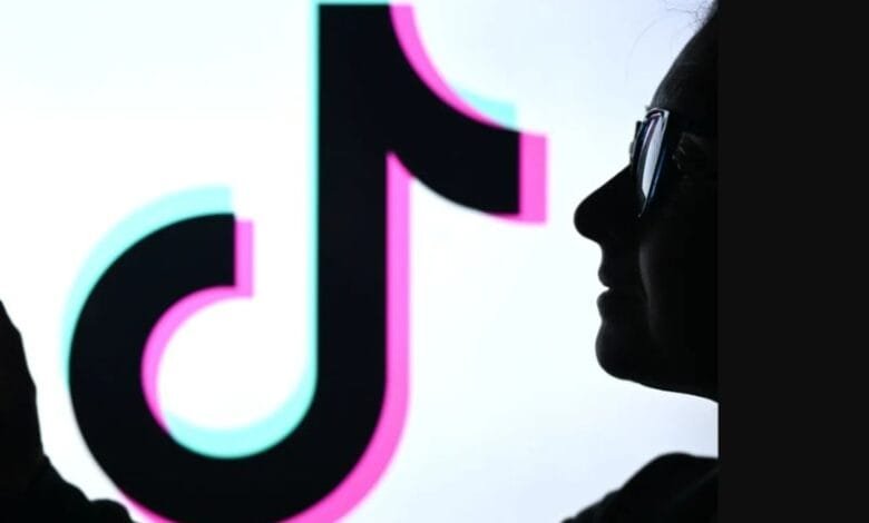 TikTok fitur ulasan lokasi