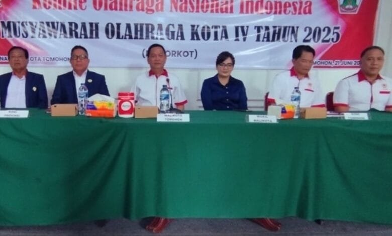 Caroll Senduk Ketua KONI Tomohon