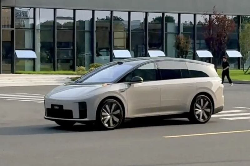 Li Auto i8 SUV listrik