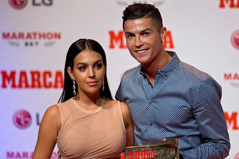 Cincin Ronaldo kepada Georgina