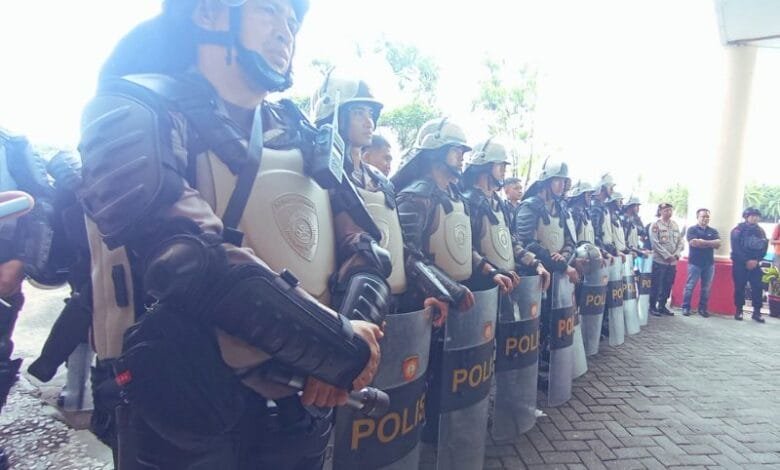 Aksi Unjuk Rasa Boltara