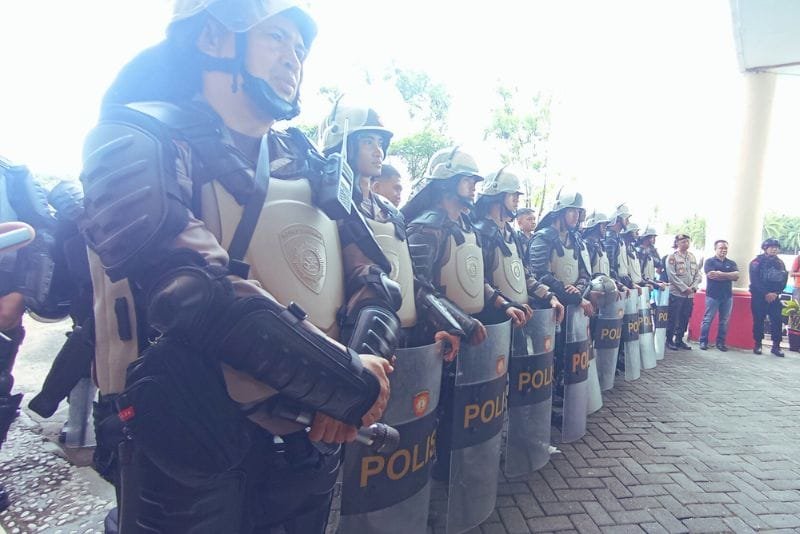 Aksi Unjuk Rasa Boltara