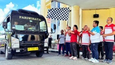 Bupati Boltara lepas kontingen marching band