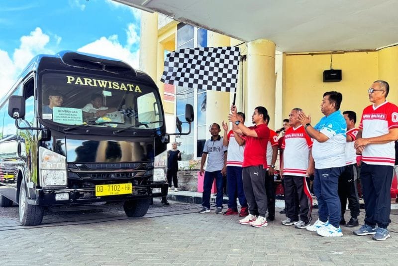 Bupati Boltara lepas kontingen marching band