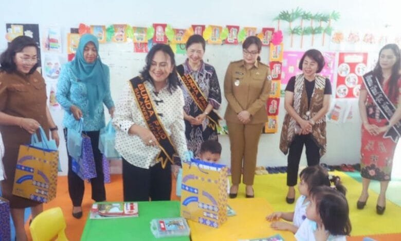 Kunjungan Bunda PAUD Sulawesi Utara ke PAUD di Tomohon