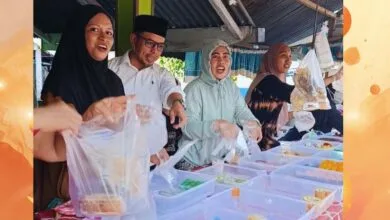 Bupati Boltara Borong Bazar Takjil
