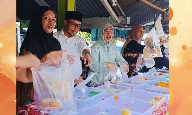 Bupati Boltara Borong Bazar Takjil