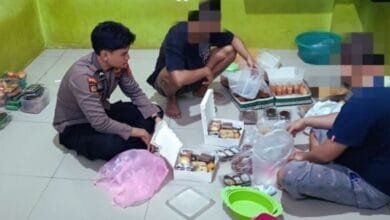 Pembagian takjil Ramadan Polres Banggai